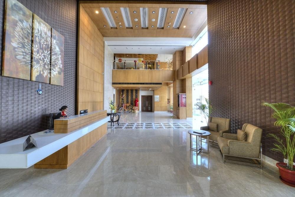 โฮเต็ล ดีไลต์ แกรนด์ Hotel ฟารีดาบัด ภายนอก รูปภาพ