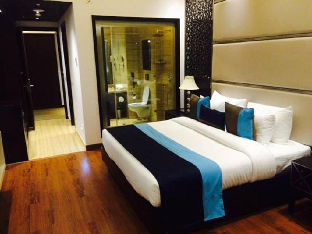 โฮเต็ล ดีไลต์ แกรนด์ Hotel ฟารีดาบัด ภายนอก รูปภาพ