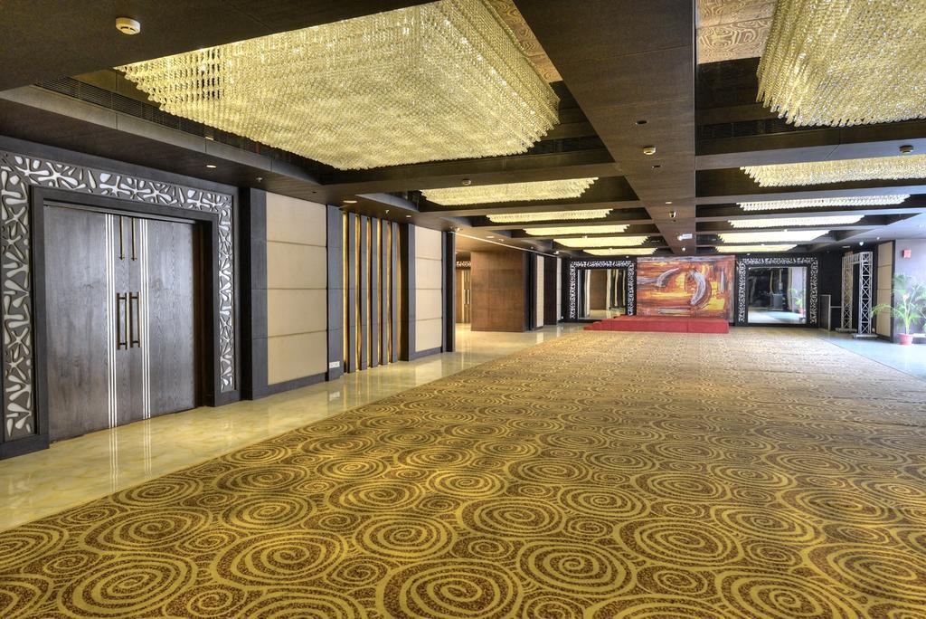 โฮเต็ล ดีไลต์ แกรนด์ Hotel ฟารีดาบัด ภายนอก รูปภาพ