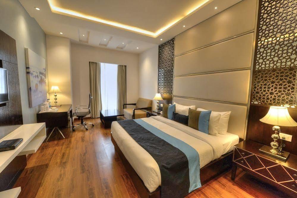 โฮเต็ล ดีไลต์ แกรนด์ Hotel ฟารีดาบัด ภายนอก รูปภาพ