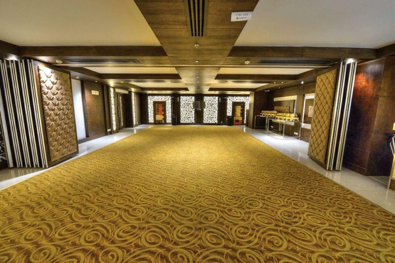 โฮเต็ล ดีไลต์ แกรนด์ Hotel ฟารีดาบัด ภายนอก รูปภาพ